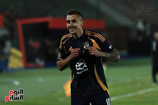 الأهلي يتقدم على مودرن سبورت بثلاثية جراديشار وعاشور فى الشوط الأول