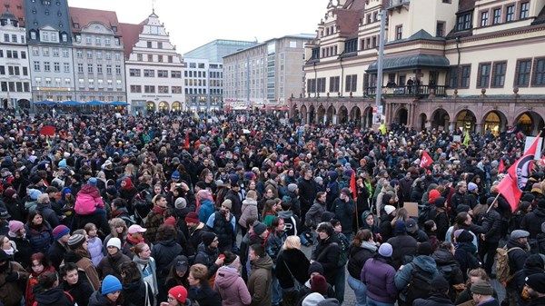 الآلاف يتظاهرون في ألمانيا ضد اليمين المتطرف
