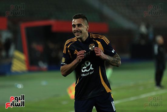 الأهلي يتقدم على مودرن سبورت بثلاثية جراديشار وعاشور فى الشوط الأول