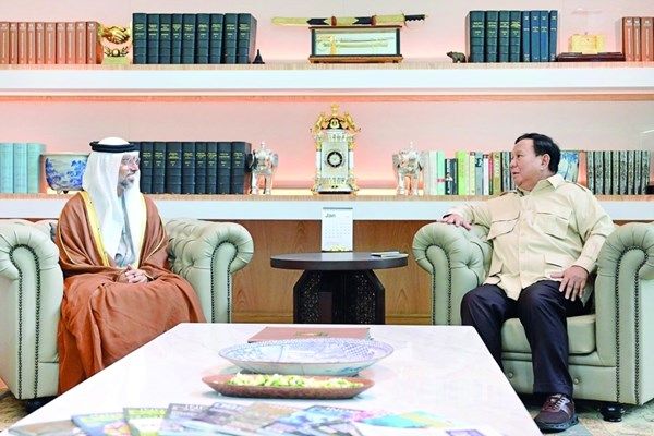 الإمارات وإندونيسيا تبحثان تعزيز التعاون الثنائي