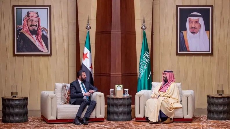 محمد بن سلمان يستقبل أحمد الشرع في الرياض