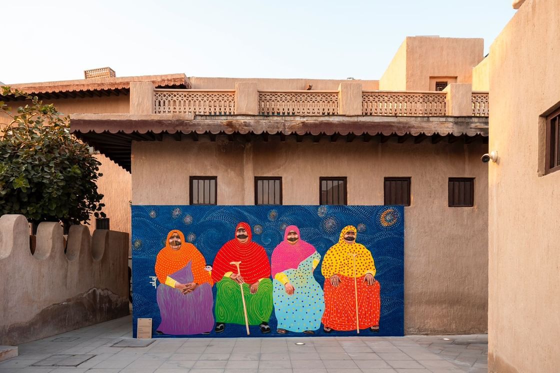 الامارات | جدران الشندغة تتزين بـ"350" عملاً فنياً