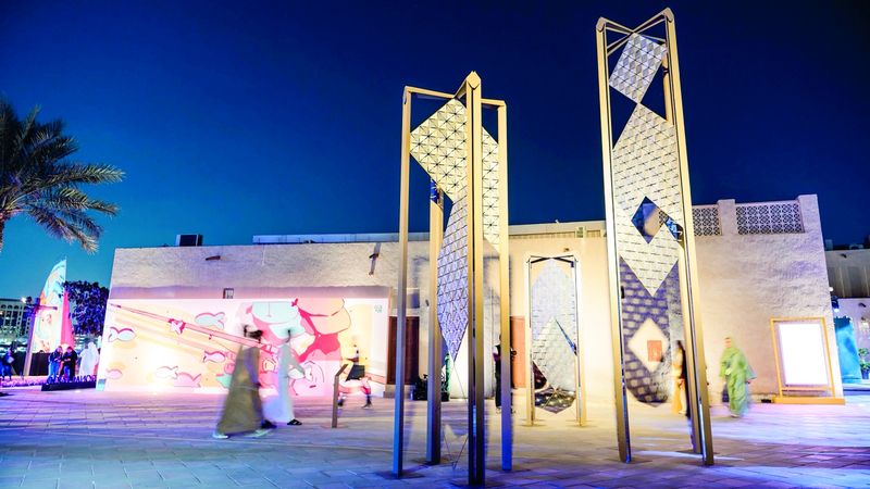 الامارات | دبي متحف مفتوح.. الفن يزيّن الشندغة بـ «رنين الرياح»