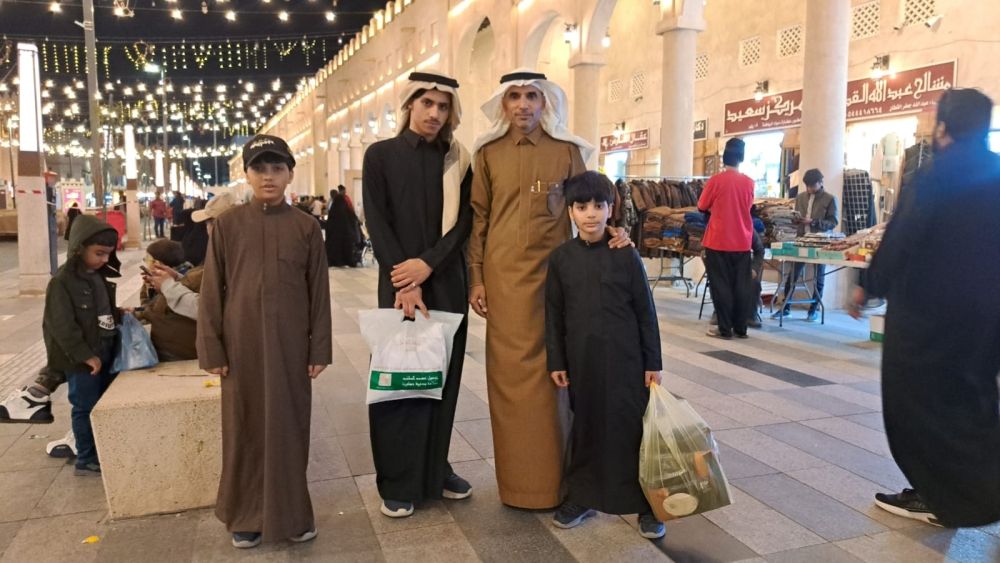 ”70 إلى 250 ريالًا“.. أسعار الأشمغة بالشرقية بعد قرار الزي الوطني