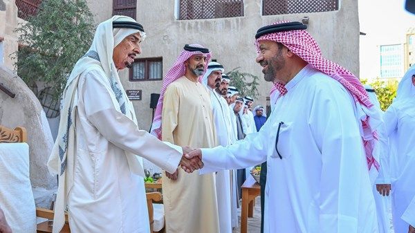 حاكم عجمان وولي عهده يستقبلان المواطنين في «برزة الحصن»