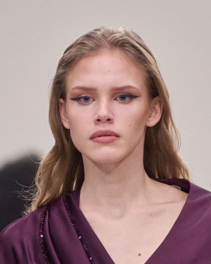 4 صيحات مكياج جريئة لفتتنا مع انطلاق أسبوع دبي للموضة لخريف وشتاء 2025