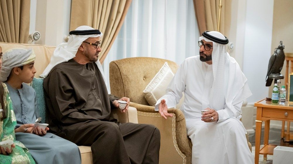 رئيس الدولة يزور محمد البواردي في منزله بأبوظبي