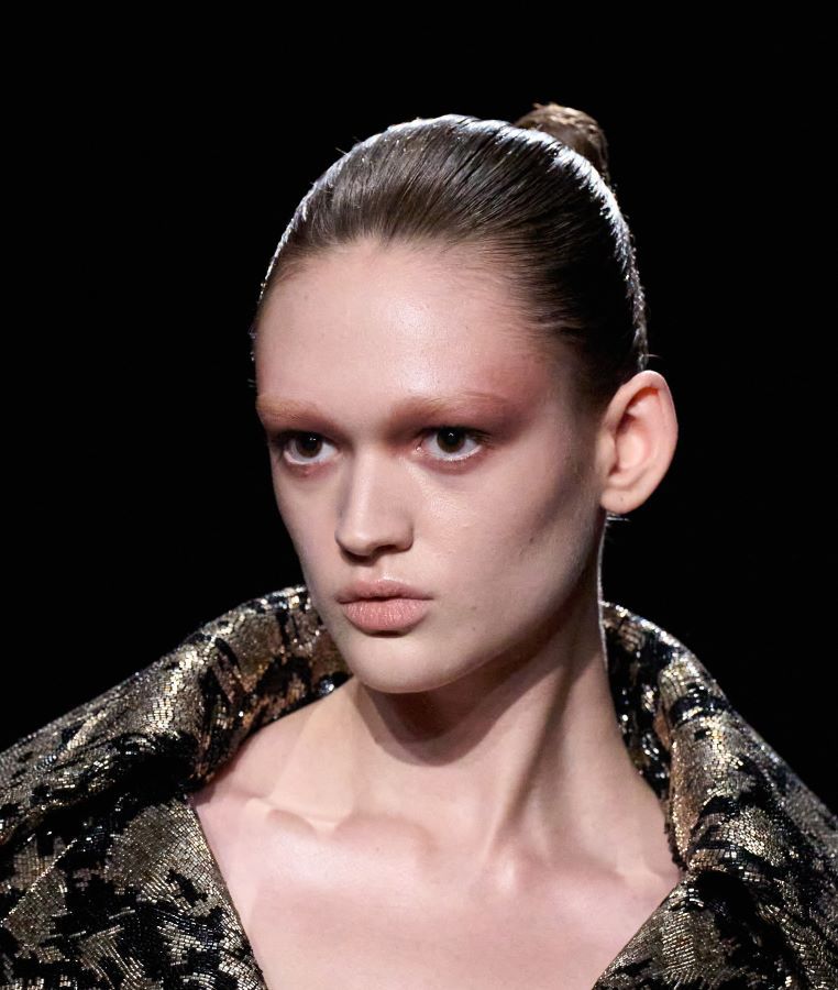 صيحات جمالية من عرض محمد آشي في أسبوع الهوت كوتور.. سحر الجمال والفخامة