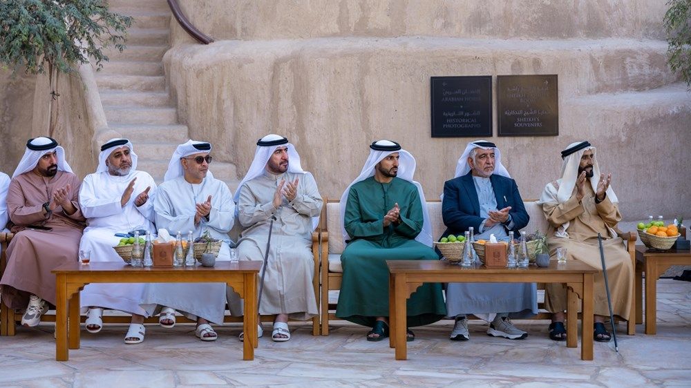 حاكم عجمان وولي عهده يستقبلان المواطنين في «برزة الحصن»