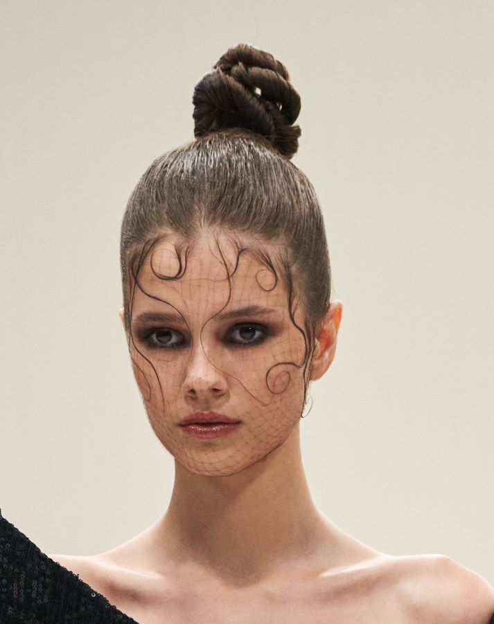 4 صيحات مكياج جريئة لفتتنا مع انطلاق أسبوع دبي للموضة لخريف وشتاء 2025