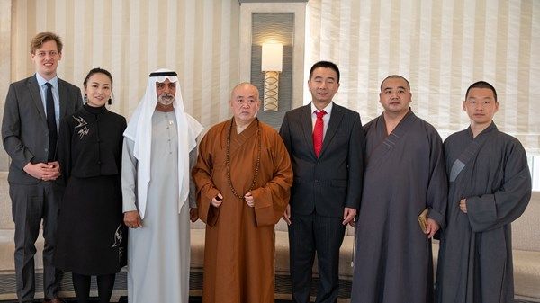 نهيان بن مبارك يستقبل شيو يونغ شين ويشيد بجهوده في نشر ثقافة التسامح والتعايش