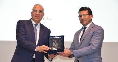 وزير الشباب والرياضة ووزير الموارد المائية والري يلتقيان الشباب في حوار مفتوح