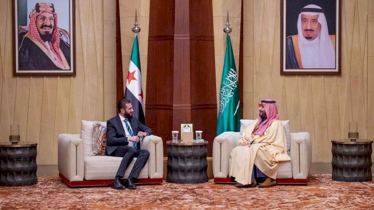 محمد بن سلمان يستقبل الشرع في أول زيارة خارجية له
