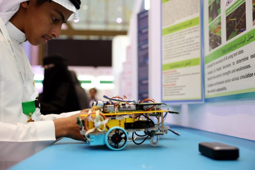 200 مشروع علمي وابتكاري يتنافسون في معرض "إبداع 2025"