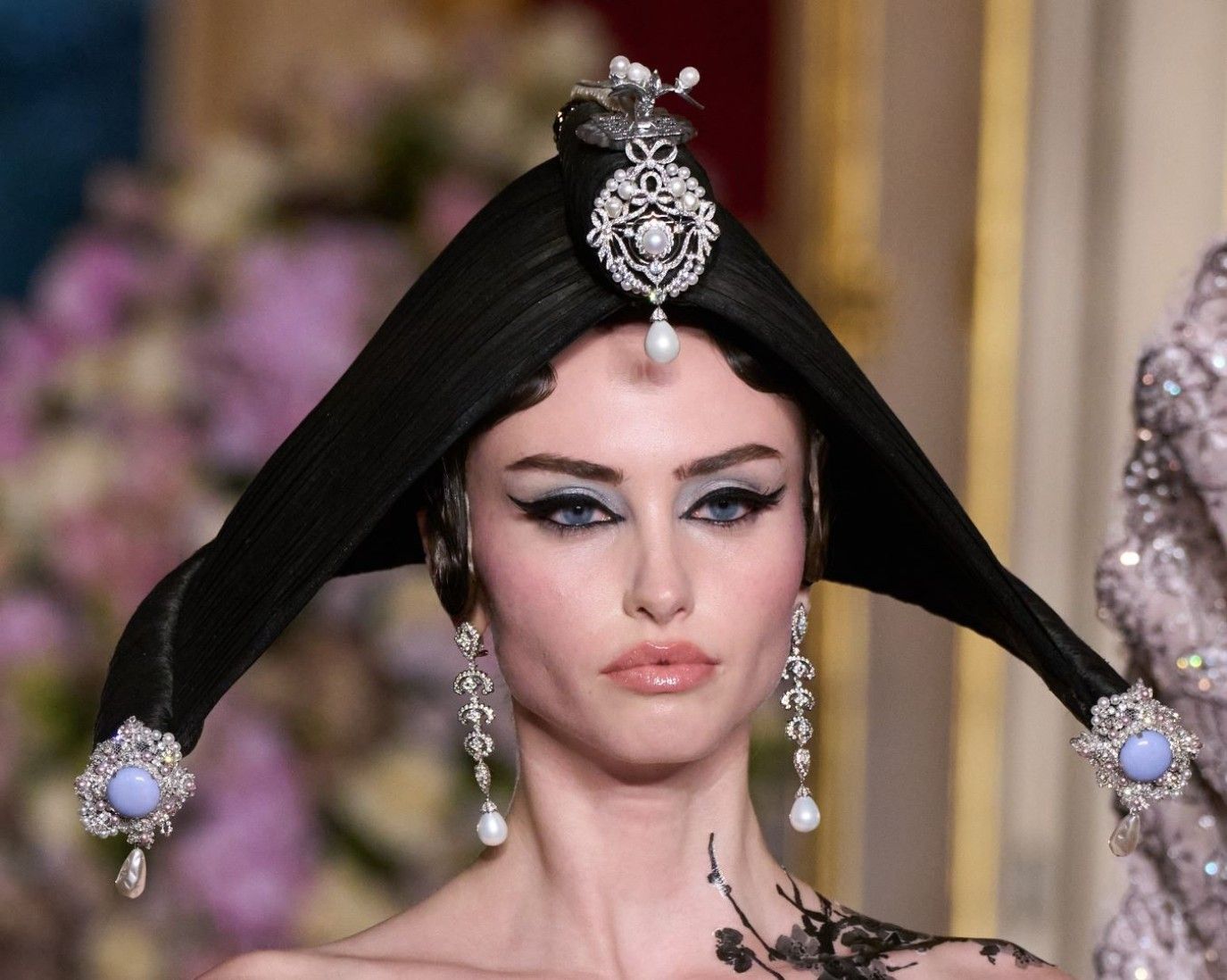 الفرق بين الكحل الجيل والكحل السائل... أيهما الأنسب لمكياجك؟