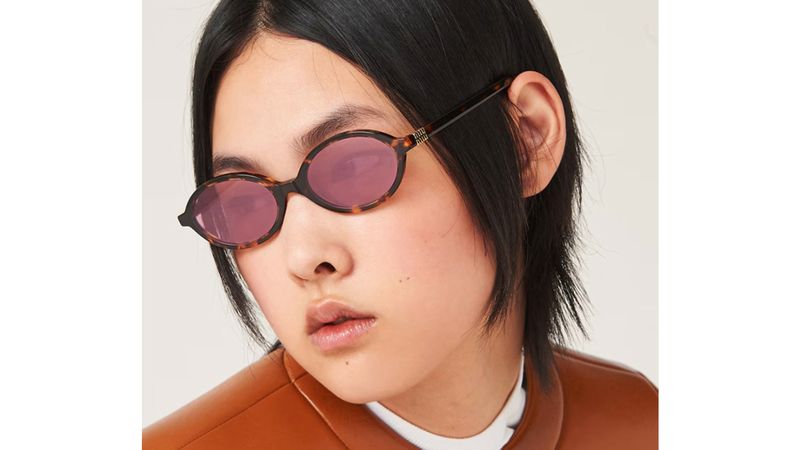 الامارات | النظارات الشمسية تساير العصر بشكل بيضاوي