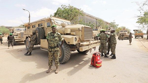 مسلحون من «الشباب» يخطفون 5 مسؤولين في كينيا