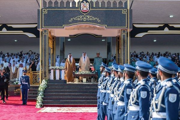 تحت رعاية رئيس الدولة.. خالد بن محمد بن زايد يشهد حفل تخريج كلية الشرطة