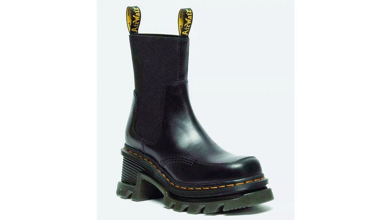 الامارات | «البوت الضخم».. واثق الخطوة في الشتاء