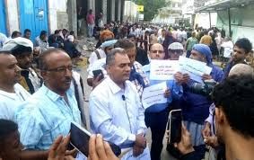 وزارة المالية تتراجع عن وعودها.. والموظفون يستعدون للتصعيد