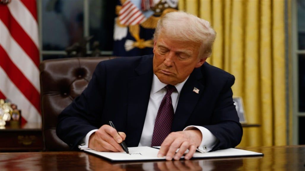 "اعتقال القادة ومنع ايران من المال العراقي وإلغاء الإعفاءات".. ترامب يوقع مذكرة رئاسية "مثيرة"