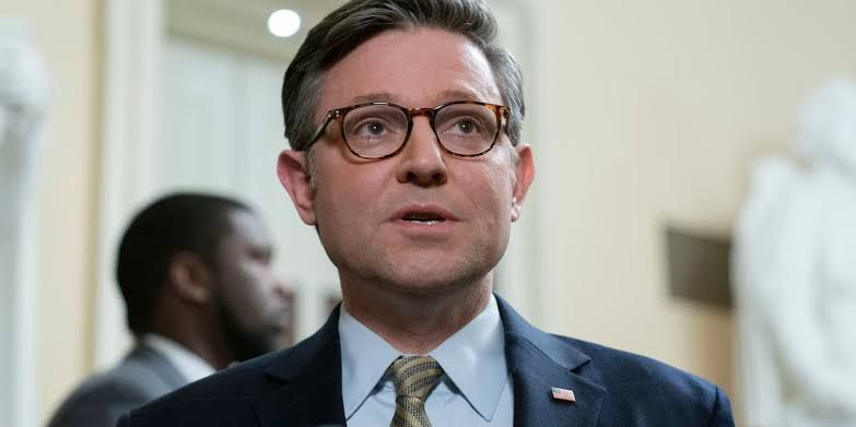 رئيس مجلس النواب الأمريكي يشيد باقتراح ترامب حول غزة