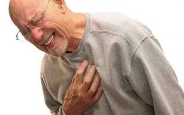 سبب وفاة مدرب كرة اليد يوسف رمضان.. طرق الوقاية من توقف عضلة القلب المفاجئ  