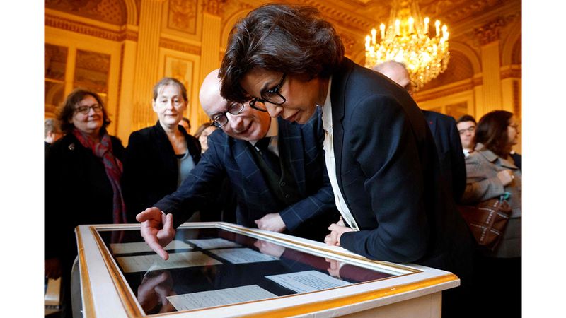 الامارات | فرنسا تعرض مخطوطات لديغول.. بينها «مذكرات حربية»