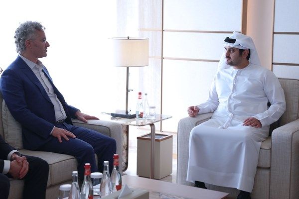 مكتوم بن محمد يلتقي الرئيس التنفيذي لـشركة «بالانتير تكنولوجيز»