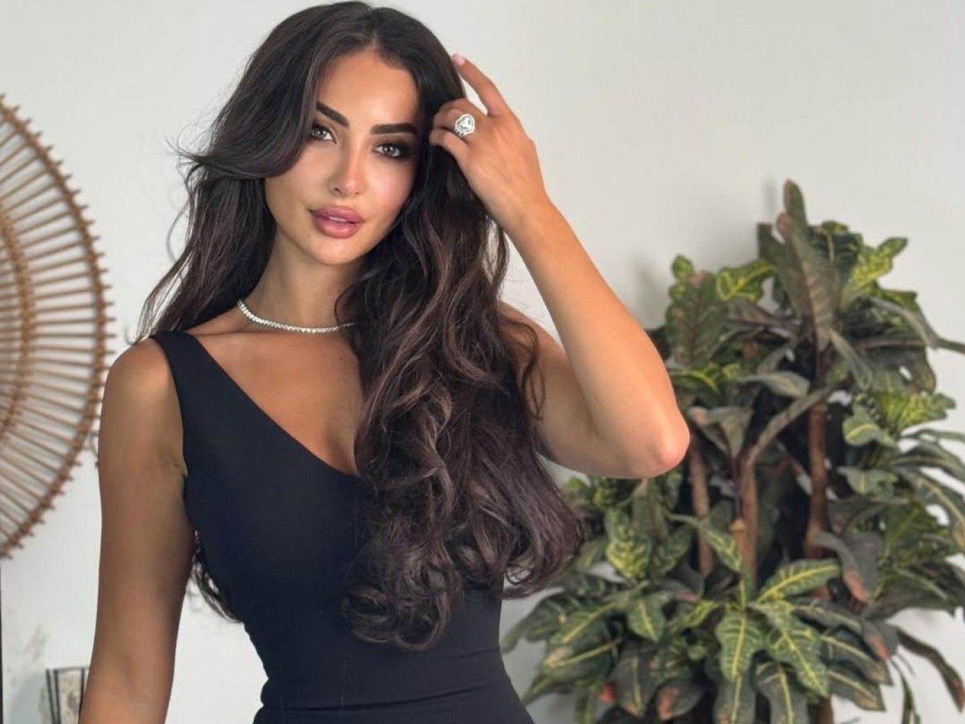 تسريحات شعر طويل موضة ربيع وصيف 2025.. اعتمديها على طريقة النجمات