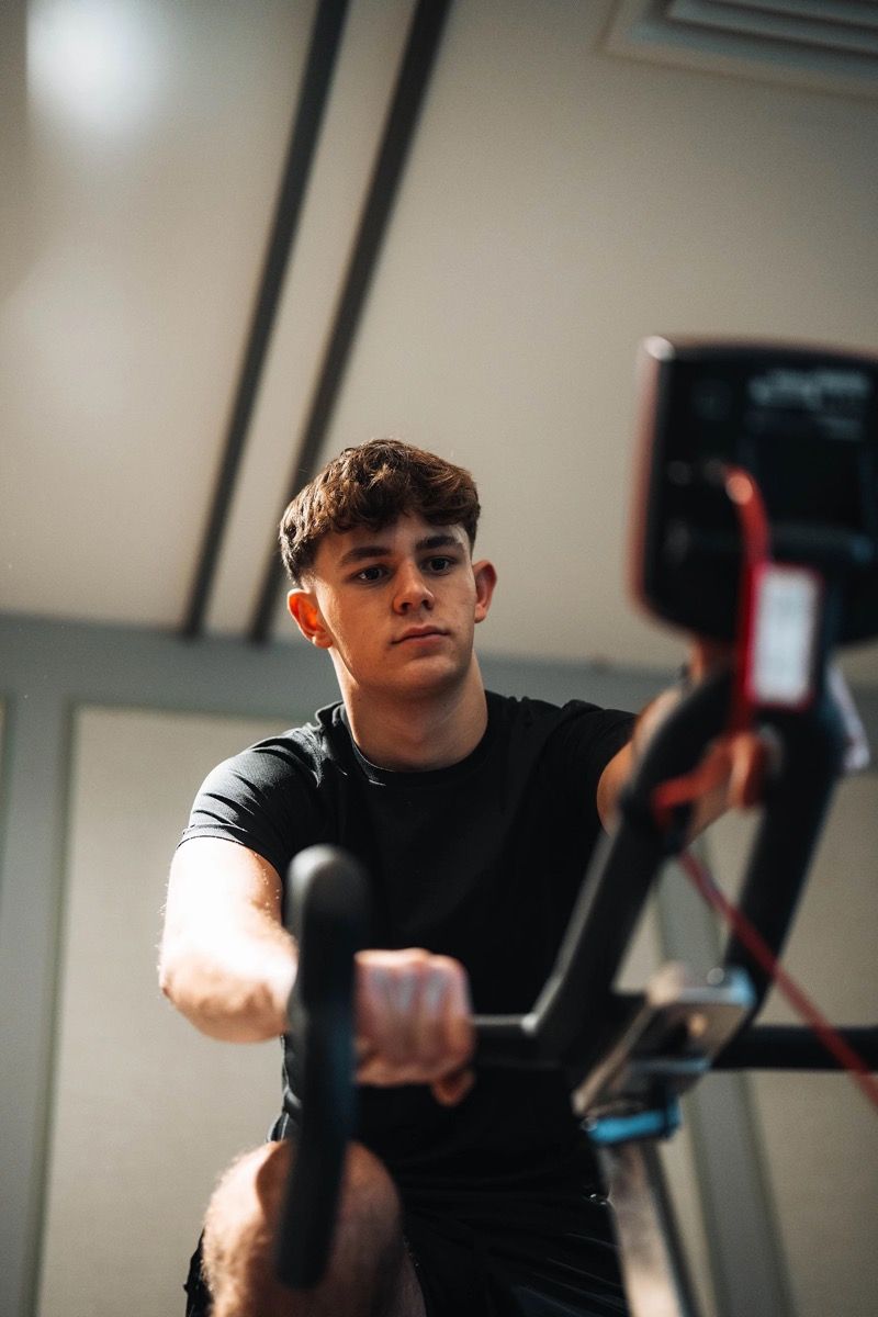 الفتى المعجزة: جوشوا برايدن يقود جيلًا جديدًا من المبارزين البريطانيين