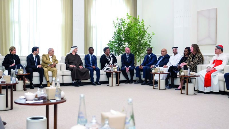 الامارات | رئيس الدولة يستقبل المكرّمين بـ «جائزة زايد للأخوة الإنسانية»