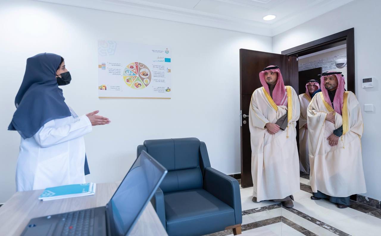 وزير الداخلية يُدشن مركز عزم للتمكين النفسي والمجتمعي .. فيديو وصور