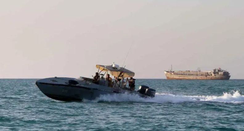 عاجل : قوات الشرعية توجه ضربة قوية للحوثيين وتصادر هذا الصيد الثمين القادم من ايران