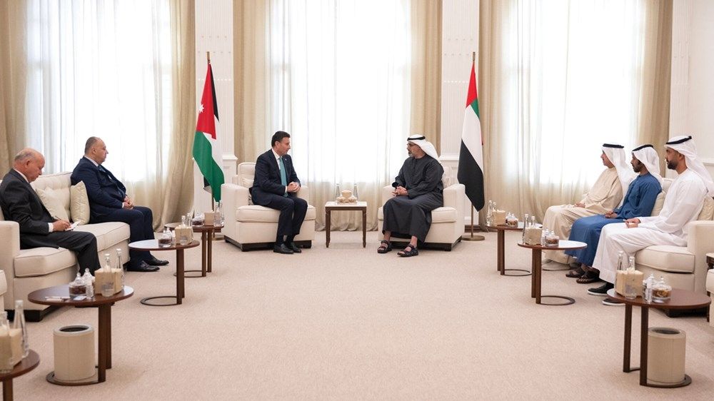 خالد بن محمد بن زايد يستقبل رئيس مجلس النواب الأردني