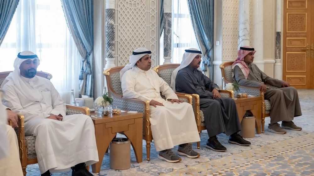 منصور بن زايد يستقبل النائب الأول لرئيس مجلس الوزراء وزير الداخلية الكويتي