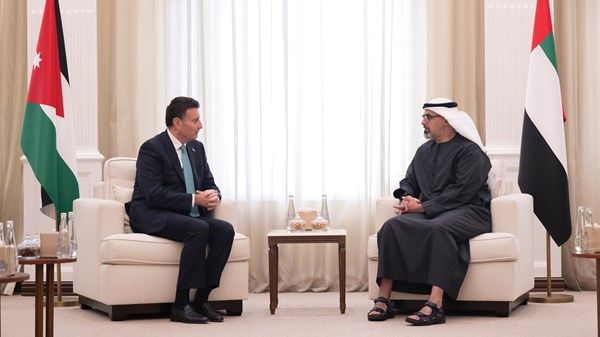 خالد بن محمد بن زايد يستقبل رئيس مجلس النواب الأردني