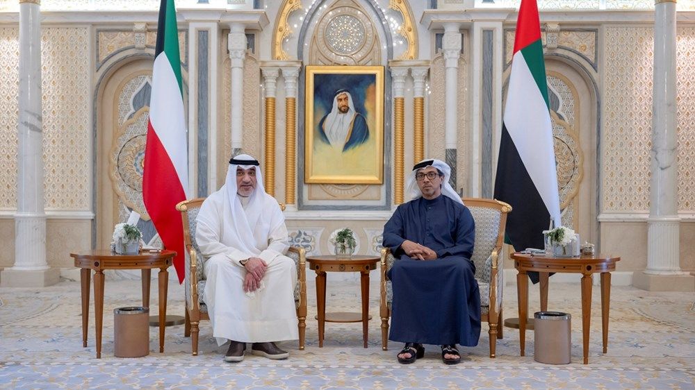 منصور بن زايد يستقبل النائب الأول لرئيس مجلس الوزراء وزير الداخلية الكويتي