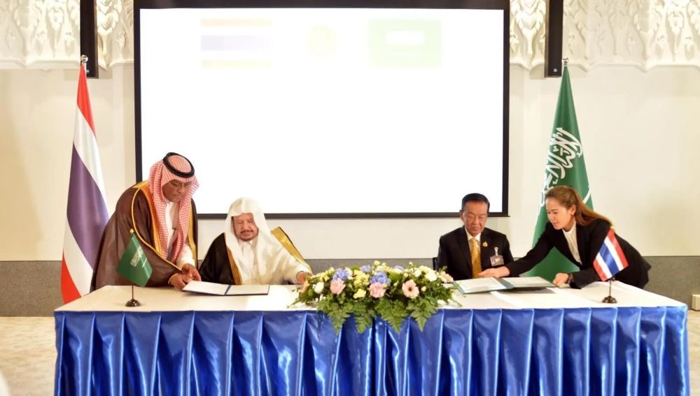رئيس الشورى يوقع مذكرة تفاهم للتعاون مع رئيس النواب التايلندي