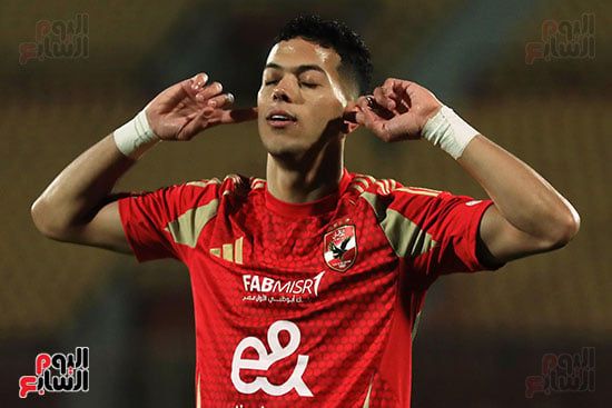 الشوط الأول.. الأهلي يتقدم على بتروجت بهدف إمام عاشور
