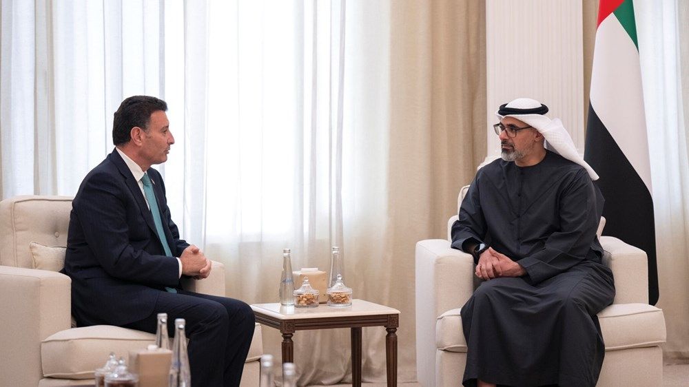 خالد بن محمد بن زايد يستقبل رئيس مجلس النواب الأردني