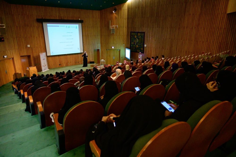 الملتقى المهني بجامعة المؤسس يختتم فعالياته بحضور يتجاوز الـ 9 آلاف زائر