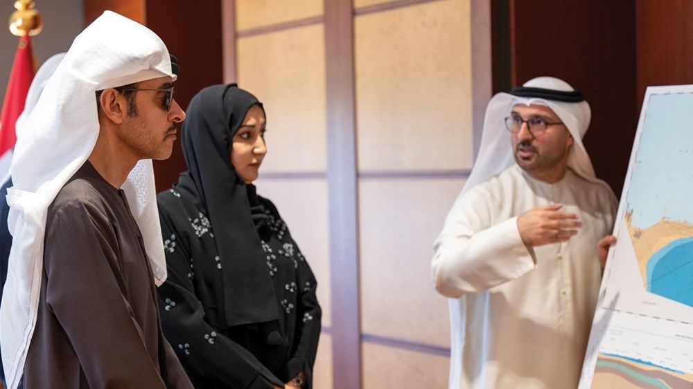 هزاع بن زايد يستقبل وفداً من هيئة البيئة - أبوظبي