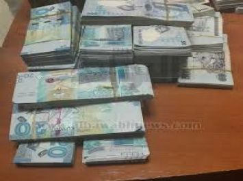 عدن .. ضبط 200 ألف دينار كويتي مهربة تعود ملكيتها للرئيس السابق علي عبد الله صالح