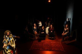 خاص - مسرحية " حكايات سميرة " جسّدت تحديات المجتمع بتوقيع المخرج شادي الهبر