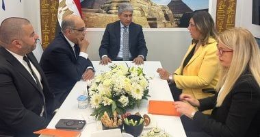 وزير السياحة يتفق مع وكالات طيران تركية على تيسير رحلات إلى مصر