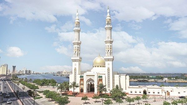 «إسلامية الشارقة» توفّر ترجمة فورية لخطبة الجمعة بـ40 لغة