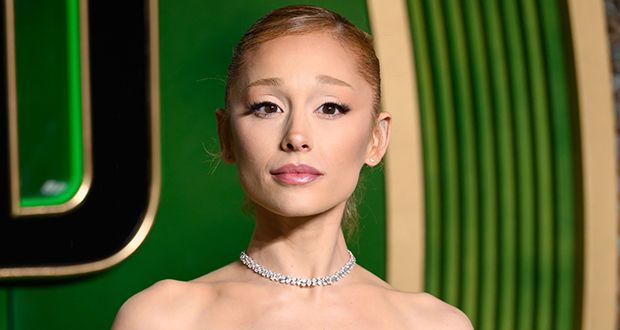 أريانا غراندي ومكالمة مفاجئة من طبيبها النسائي! (فيديو)