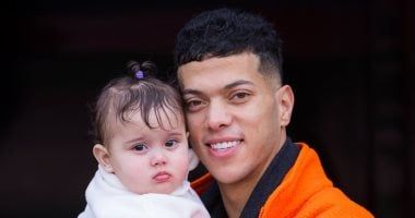 إمام عاشور يحتفل بوجود "كتاليا" فى تدريب الأهلى على ملعب التتش.. صور