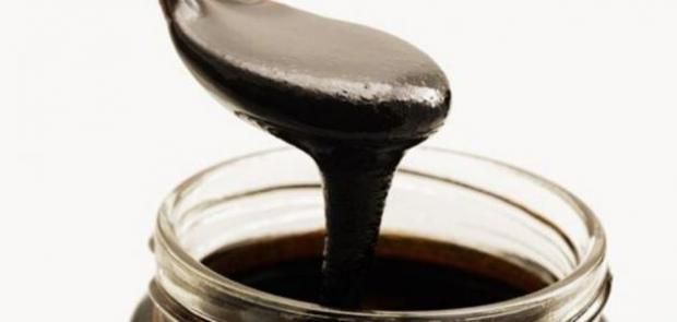 فوائد العسل الأسود على الريق للأنيميا.. ماذا يفعل في الجسم؟